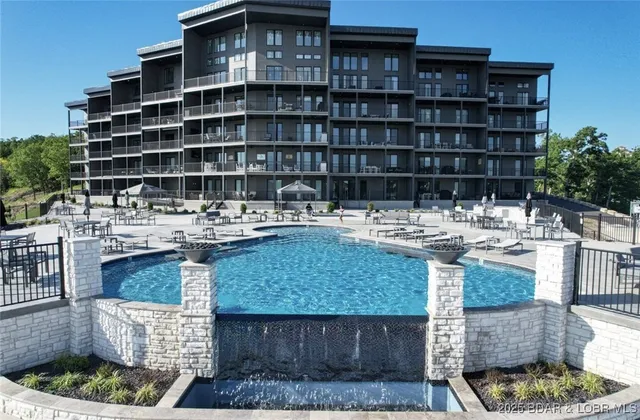 $839,900 | 182 Vintage Drive, Unit 2B, Four Seasons, MO 65049