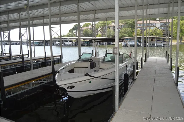 $839,900 | 182 Vintage Drive, Unit 2B, Four Seasons, MO 65049