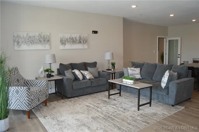 $839,900 | 182 Vintage Drive, Unit 2B, Four Seasons, MO 65049