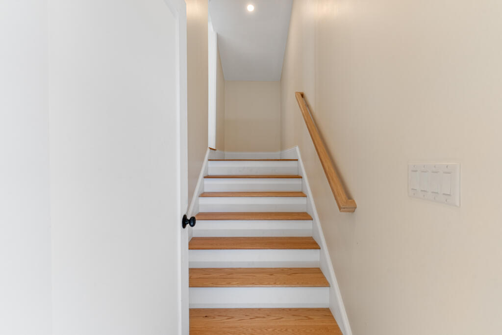 505 Mitchell Road Cape Elizabeth, ME 04107 - Photo 3 of 77 DSC05054