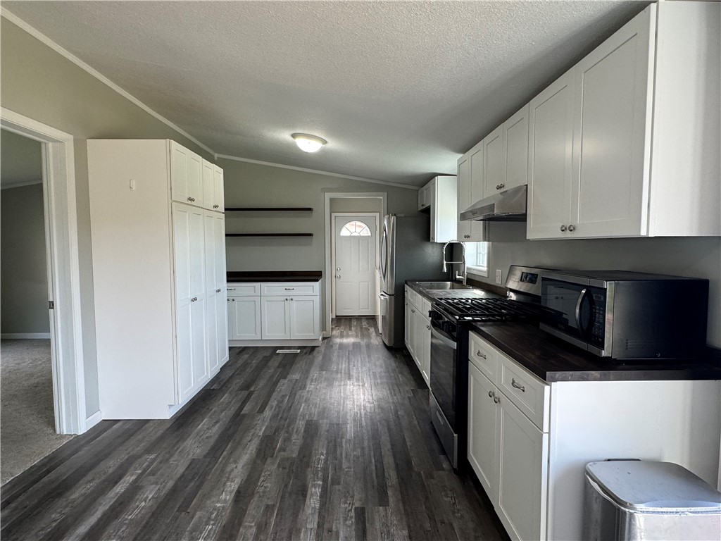 324 Ellis Road Laurens, NY 13796 - Photo 7 of 38