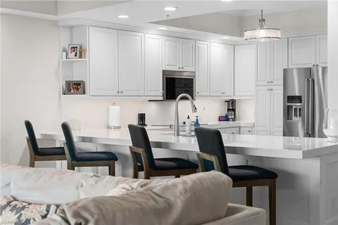 $1,595,000 | 325 Dunes Boulevard, Unit 904, Naples, FL 34110