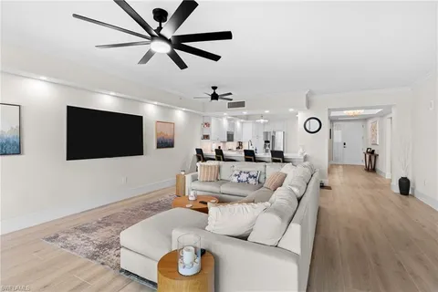 $1,595,000 | 325 Dunes Boulevard, Unit 904, Naples, FL 34110