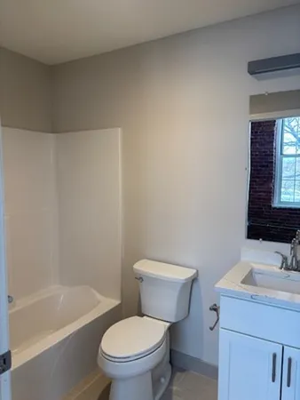 $1,900 | 87 North Water Street, Unit 201, New Bedford, MA 02740