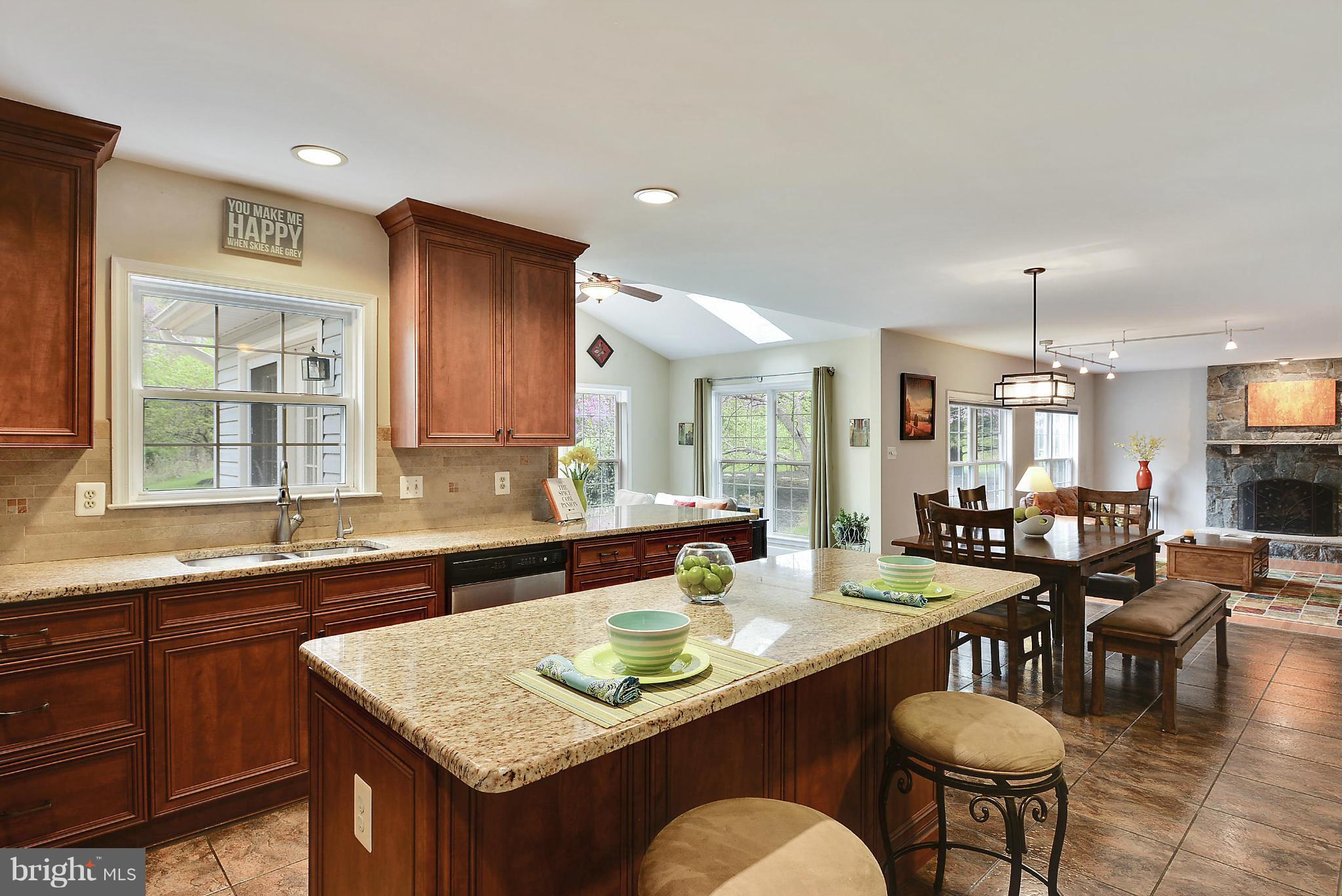 20947 Sunnyacres Road Gaithersburg, MD 20882 - Photo 2 of 30 Kitchen