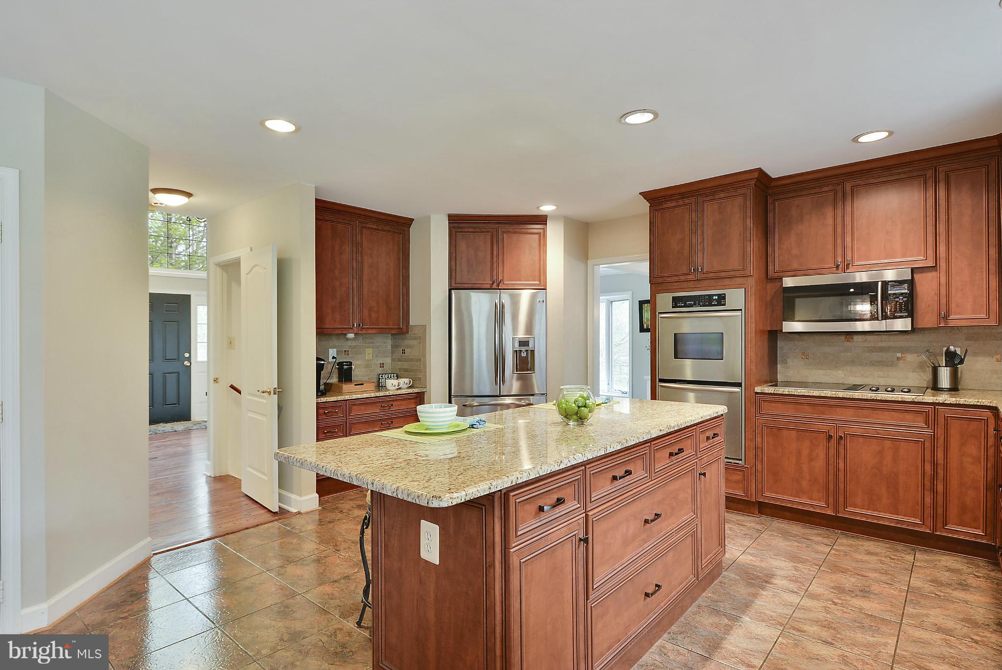 20947 Sunnyacres Road Gaithersburg, MD 20882 - Photo 3 of 30 Kitchen