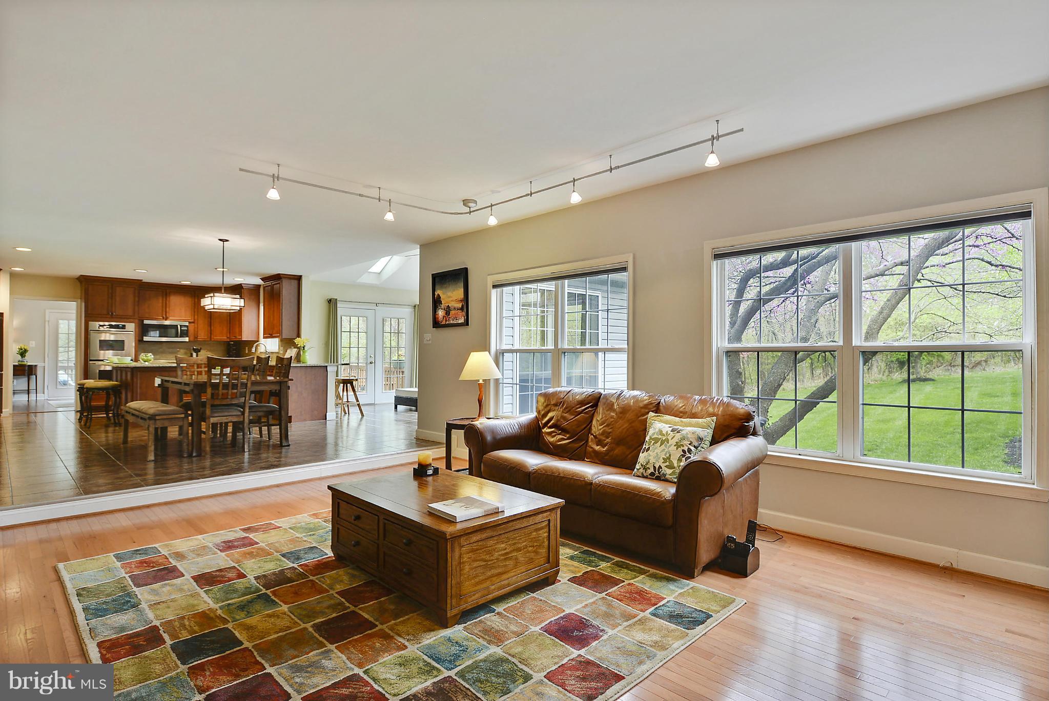 20947 Sunnyacres Road Gaithersburg, MD 20882 - Photo 4 of 30 Family Room