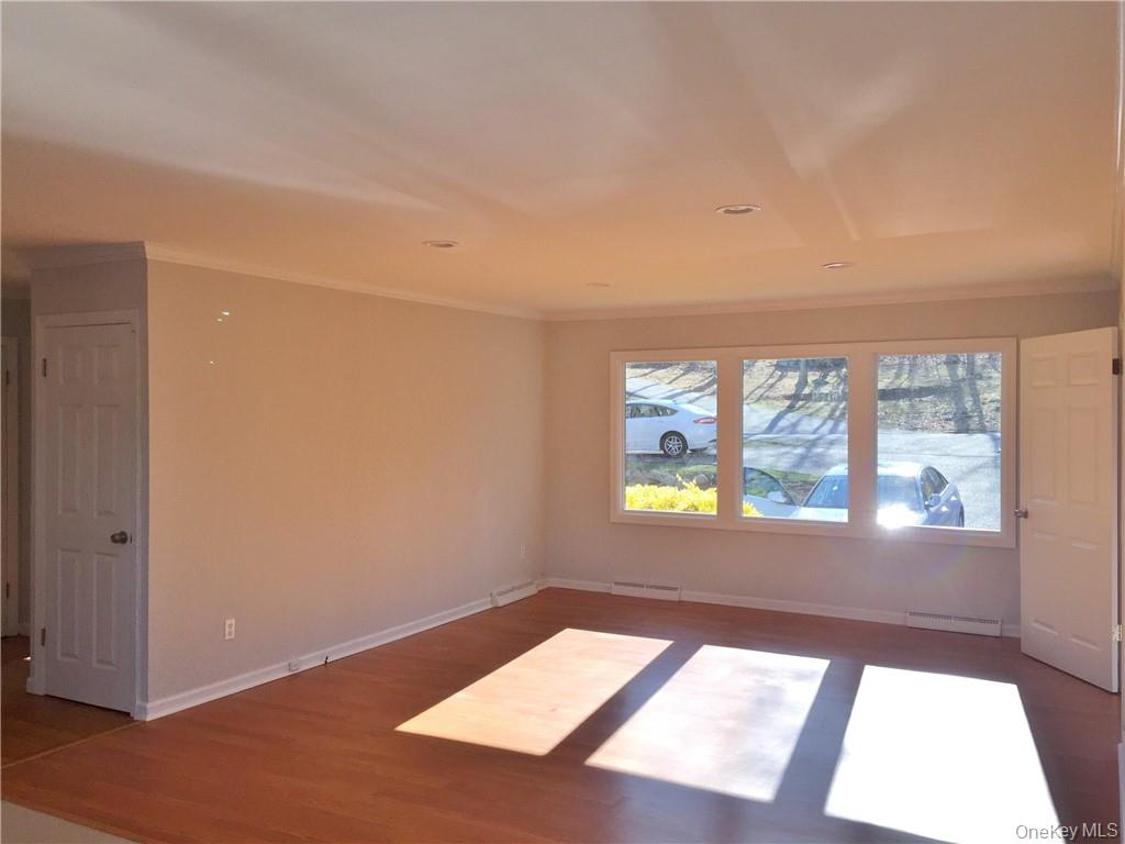 155 Shear Hill Road Mahopac, NY 10541 - Photo 6 of 25 Sun filled living rm