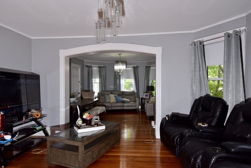 15 Cleveland Road Salem, MA 01970 - Photo 4 of 20 Gallery Image 4
