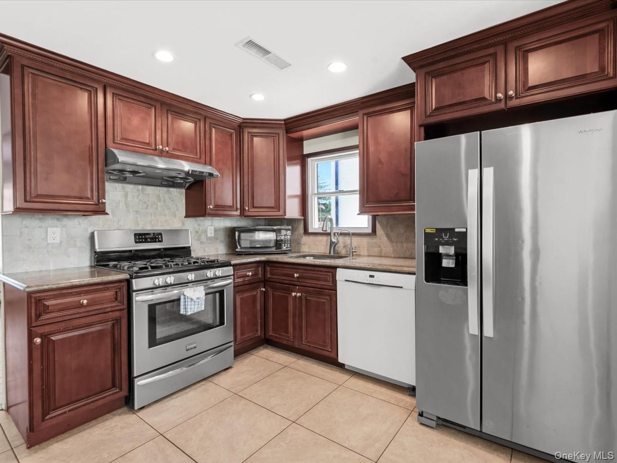 4 23rd Street Jericho, NY 11753 - Photo 5 of 42