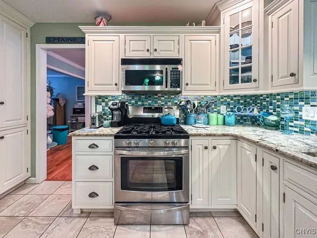 $575,000 | 10 Morgan Lane, New Hartford, NY 13413