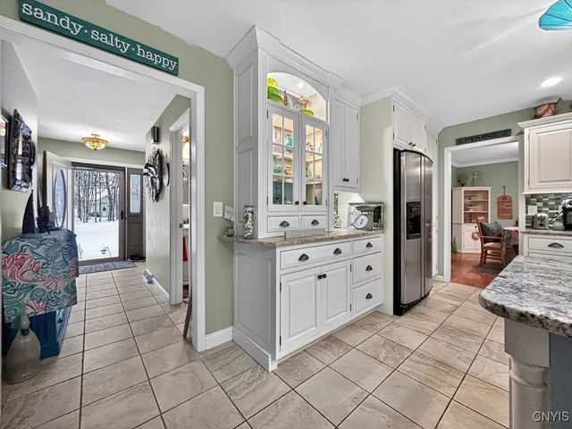 $575,000 | 10 Morgan Lane, New Hartford, NY 13413