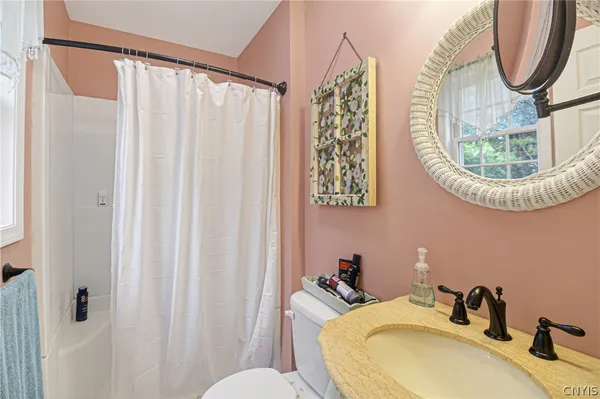 $559,900 | 10 Morgan Lane, New Hartford, NY 13413