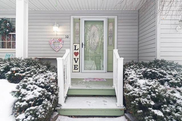 $575,000 | 10 Morgan Lane, New Hartford, NY 13413