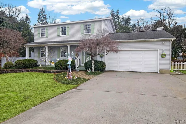 $559,900 | 10 Morgan Lane, New Hartford, NY 13413