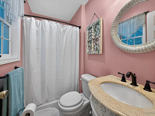 $575,000 | 10 Morgan Lane, New Hartford, NY 13413