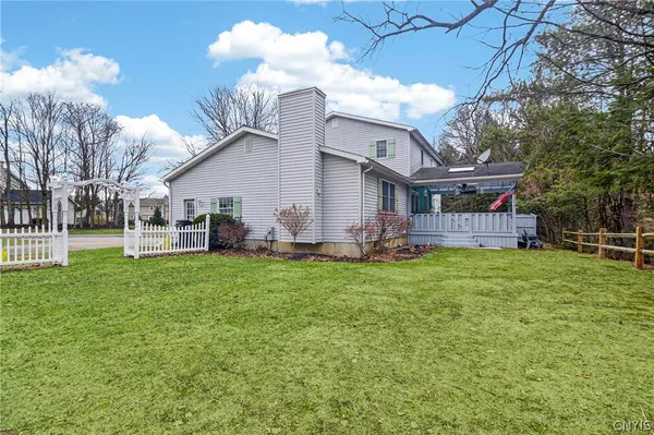 $559,900 | 10 Morgan Lane, New Hartford, NY 13413