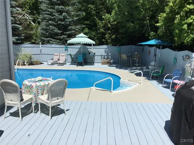 $575,000 | 10 Morgan Lane, New Hartford, NY 13413