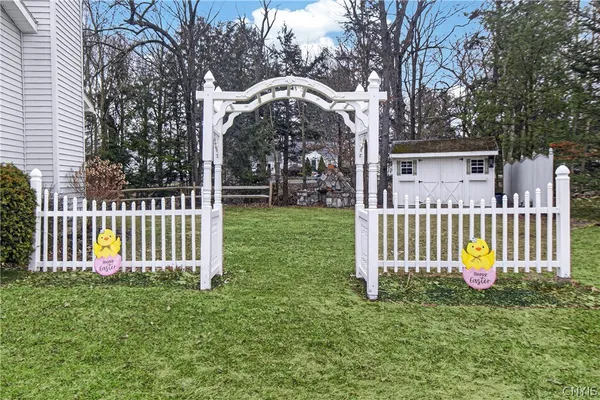 $559,900 | 10 Morgan Lane, New Hartford, NY 13413