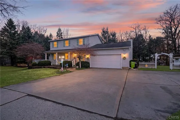 $559,900 | 10 Morgan Lane, New Hartford, NY 13413