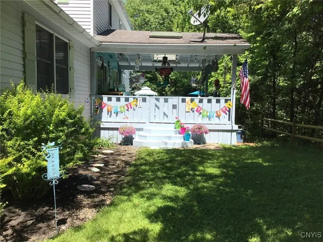 $575,000 | 10 Morgan Lane, New Hartford, NY 13413