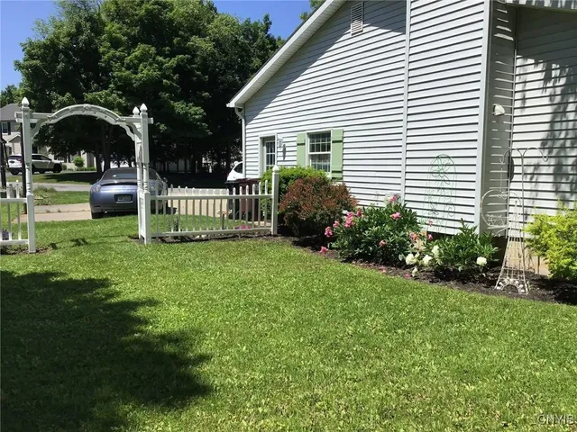 $575,000 | 10 Morgan Lane, New Hartford, NY 13413