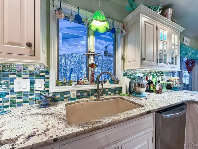 $575,000 | 10 Morgan Lane, New Hartford, NY 13413