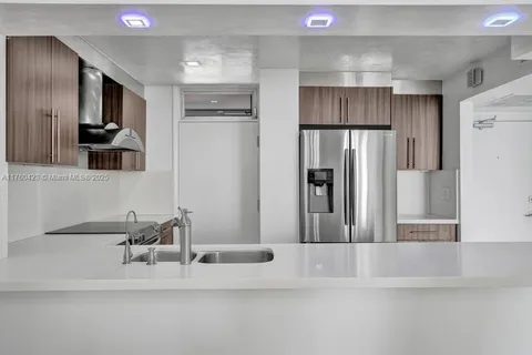 $675,000 | 6450 Collins Avenue, Unit 1204, Miami Beach, FL 33141