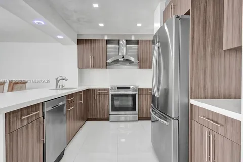 $675,000 | 6450 Collins Avenue, Unit 1204, Miami Beach, FL 33141