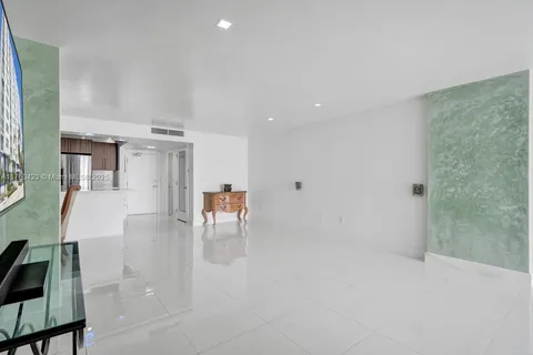 $675,000 | 6450 Collins Avenue, Unit 1204, Miami Beach, FL 33141
