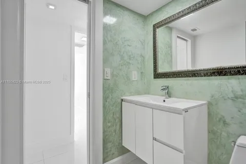 $675,000 | 6450 Collins Avenue, Unit 1204, Miami Beach, FL 33141