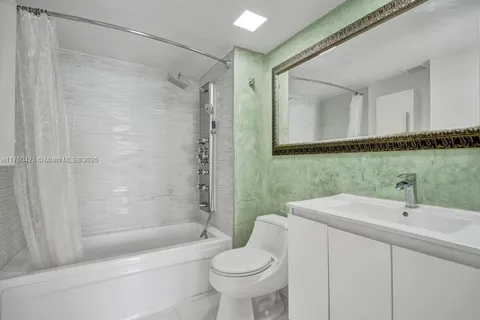 $675,000 | 6450 Collins Avenue, Unit 1204, Miami Beach, FL 33141