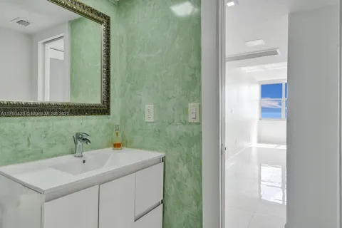 $675,000 | 6450 Collins Avenue, Unit 1204, Miami Beach, FL 33141