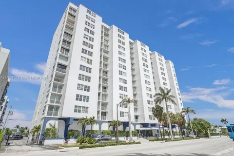 $675,000 | 6450 Collins Avenue, Unit 1204, Miami Beach, FL 33141