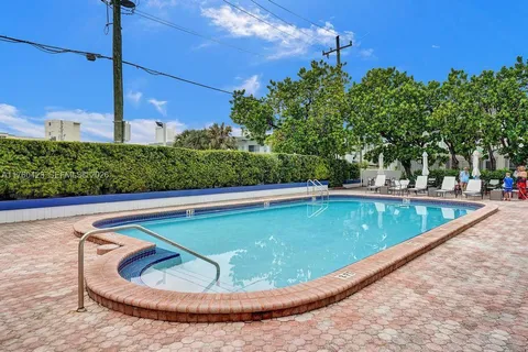 $675,000 | 6450 Collins Avenue, Unit 1204, Miami Beach, FL 33141