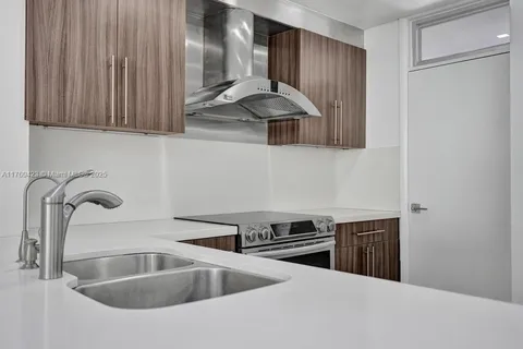 $675,000 | 6450 Collins Avenue, Unit 1204, Miami Beach, FL 33141