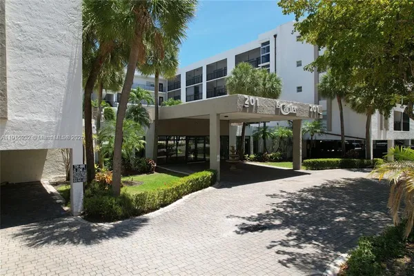 $3,600 | 201 178th Drive, Unit 315, Sunny Isles Beach, FL 33160