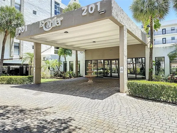 $3,600 | 201 178th Drive, Unit 315, Sunny Isles Beach, FL 33160