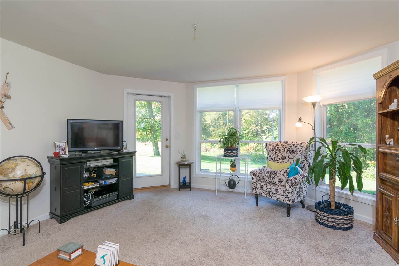 37 Claire Point Road Burlington, VT 05408 - Photo 2 of 28 Gallery Image 2