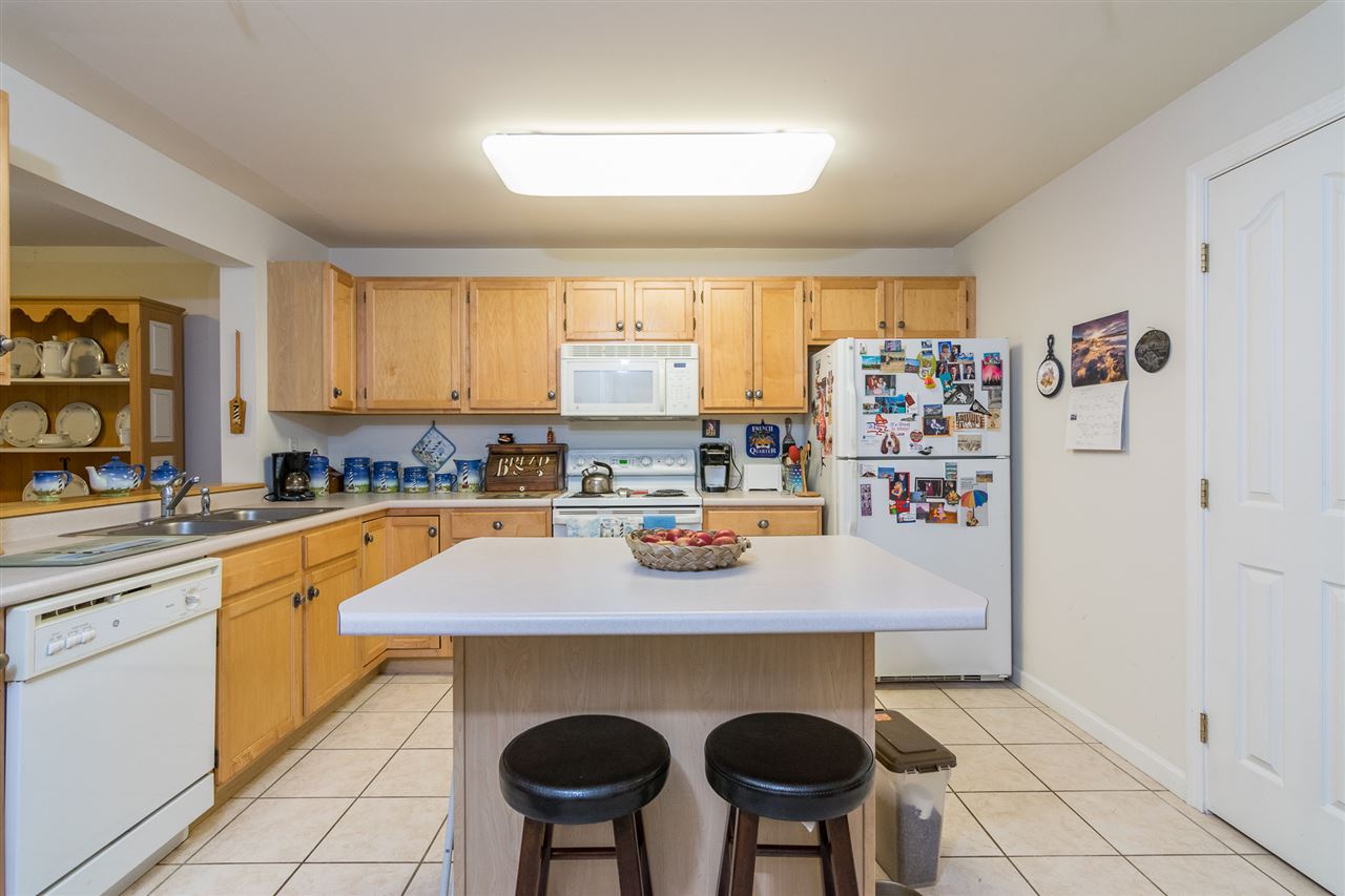 37 Claire Point Road Burlington, VT 05408 - Photo 6 of 28 Gallery Image 6