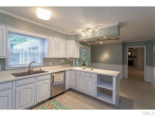 8504 East Lake Court Raleigh, NC 27613 - Photo 12 of 25 Kitchen