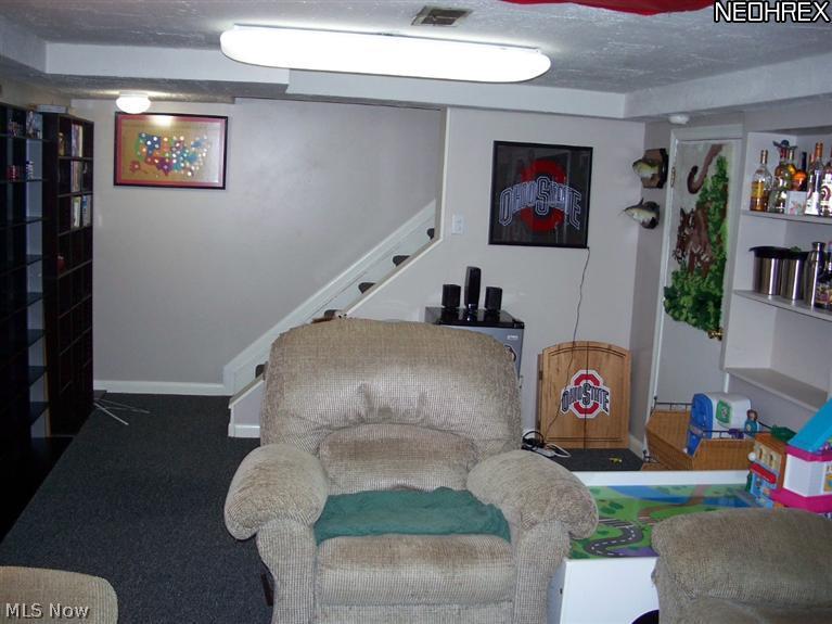 4084 Lambert Road Cleveland, OH 44121 - Photo 15 of 22