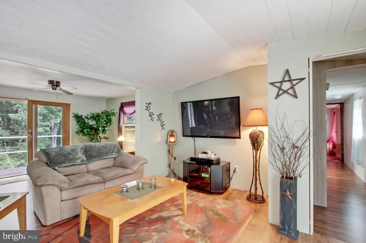 150 Treetop Lane Spring Grove, PA 17362 - Photo 11 of 24 Gallery Image 11