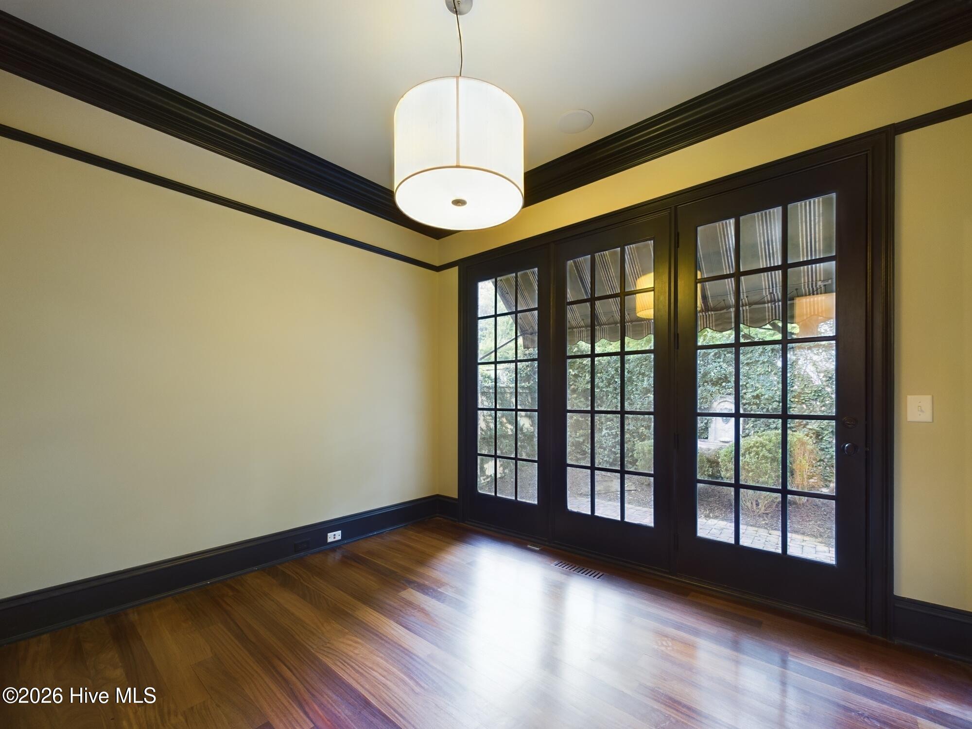 3724 Rolston Drive Raleigh, NC 27609 - Photo 35 of 76 Gallery Image 35