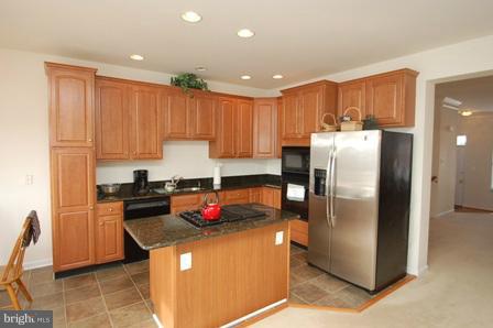 42759 Locklear Terrace South Riding, VA 20152 - Photo 8 of 18 Kitchen