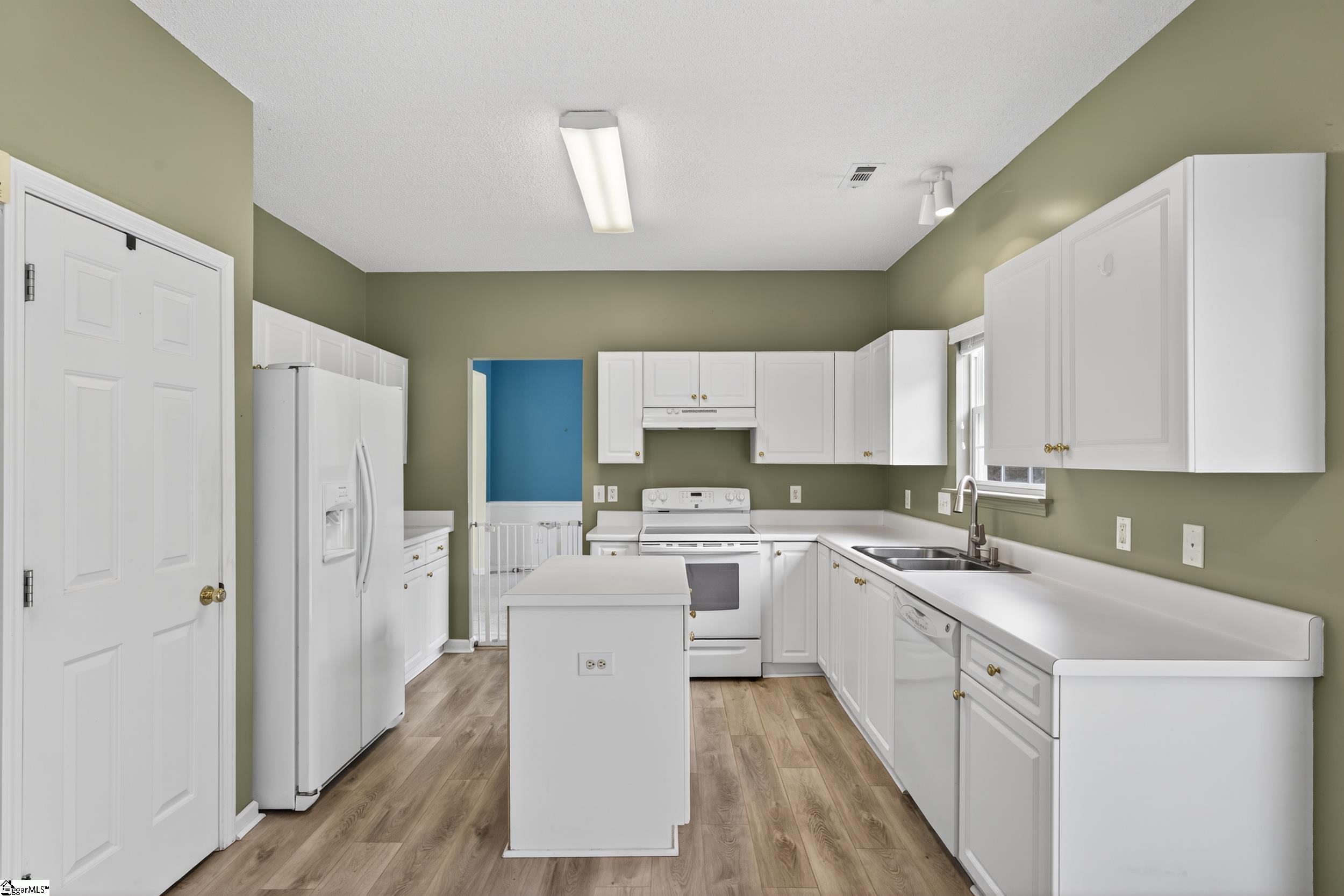 6 Sentry Way Simpsonville, SC 29680 - Photo 11 of 47