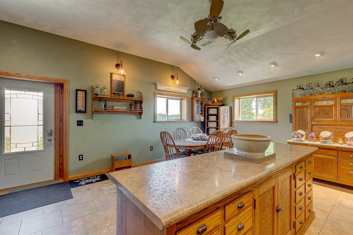 33042 State Rte 9 Tremont, IL 61568 - Photo 5 of 48