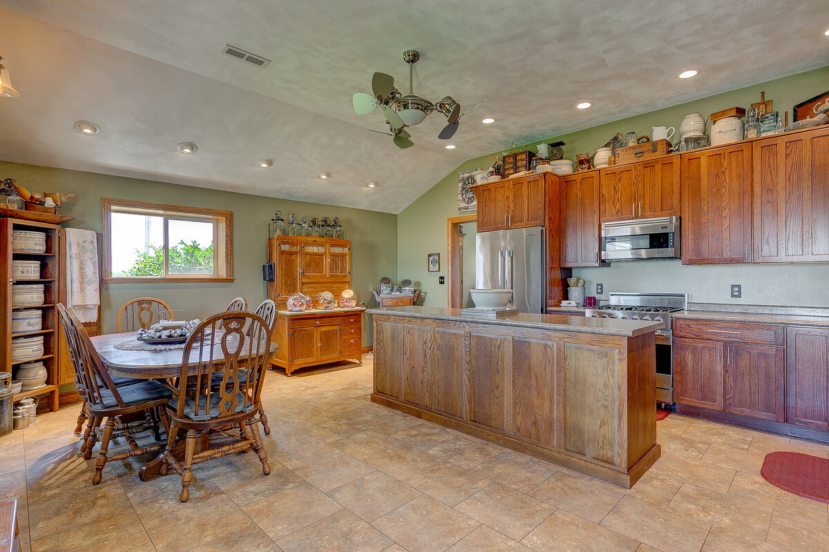 33042 State Rte 9 Tremont, IL 61568 - Photo 6 of 48