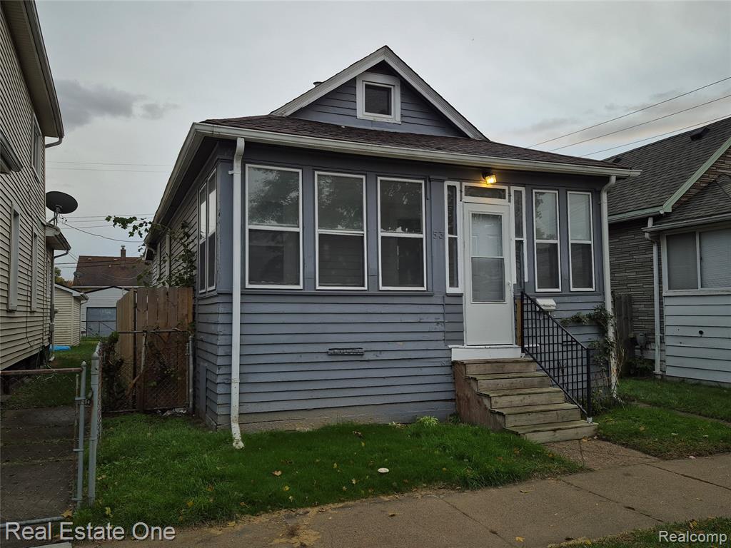 53 Elizabeth Street River Rouge, MI 48218 - Photo 1 of 30 Gallery Image 1