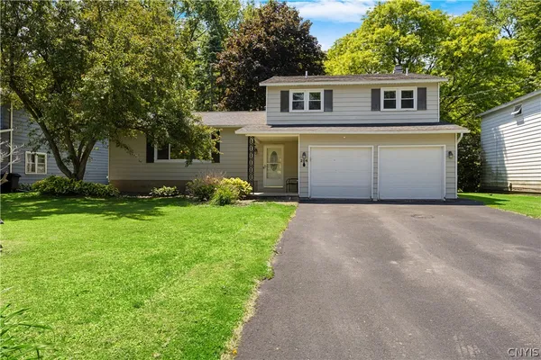 $369,000 | 204 Donlin Drive, Liverpool, NY 13088